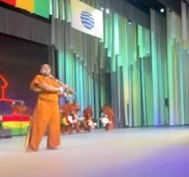 Fatoumata Soumah on stage in Japan